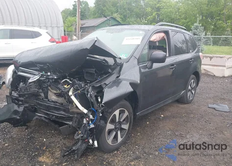 2018 Subaru Forester 2.5I Premium z USA, uszkodzony, nr VIN JF2SJAEC4JH563443